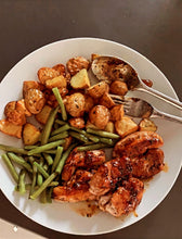 Afbeelding in Gallery-weergave laden, One-Pan Chicken Honey