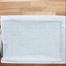 Video laden en afspelen in Gallery-weergave, Simple One-Pan Salmon
